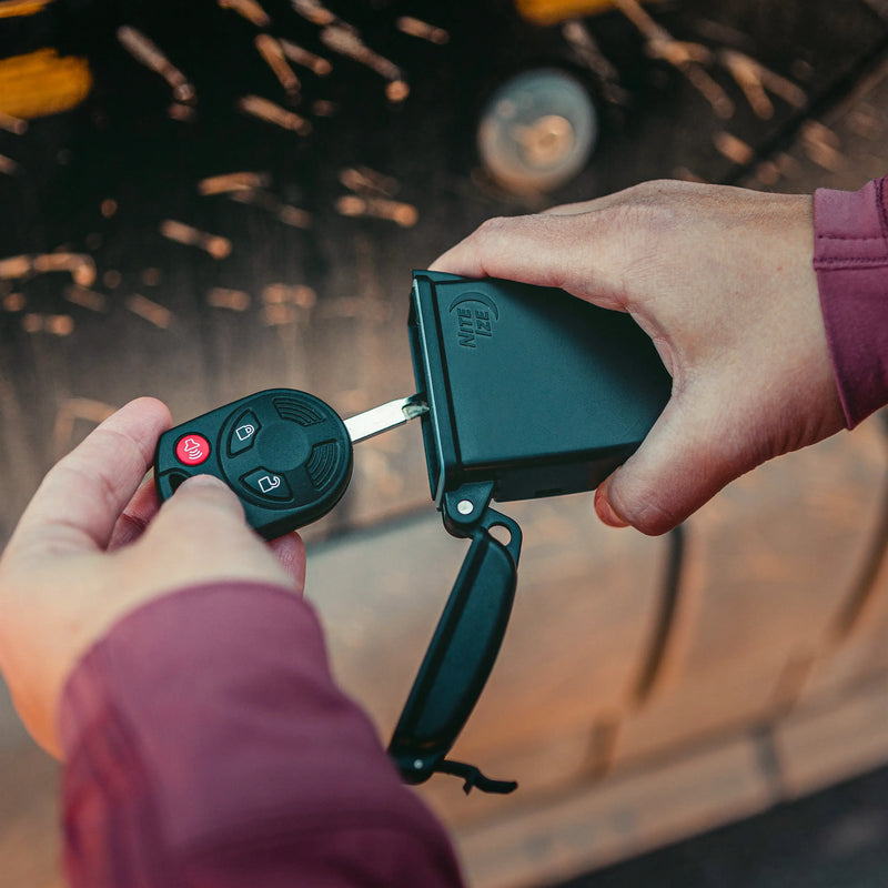 HideOut magnetic key box