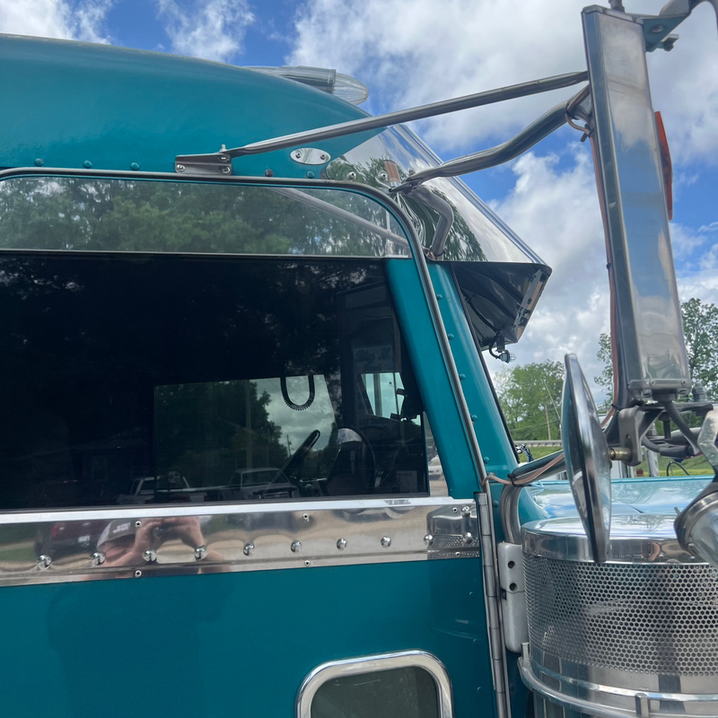 Peterbilt 379 / 389 Ultracab premium stainless steel blind mount visor
