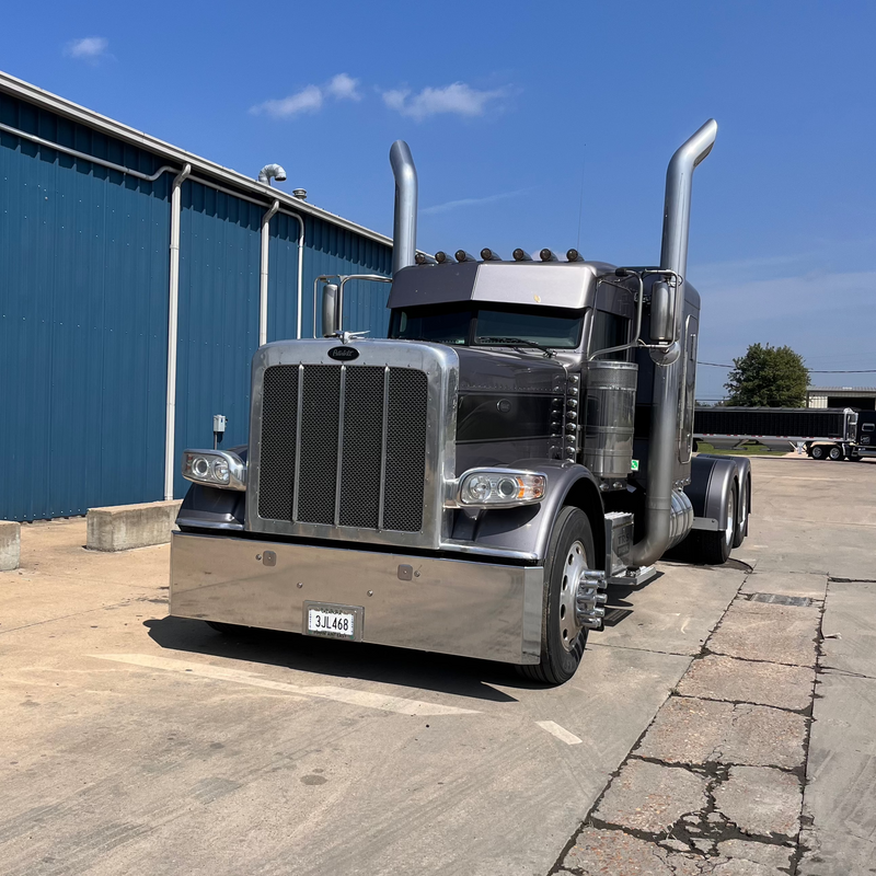 Peterbilt 389 chrome bumper with standard tow & mounting holes