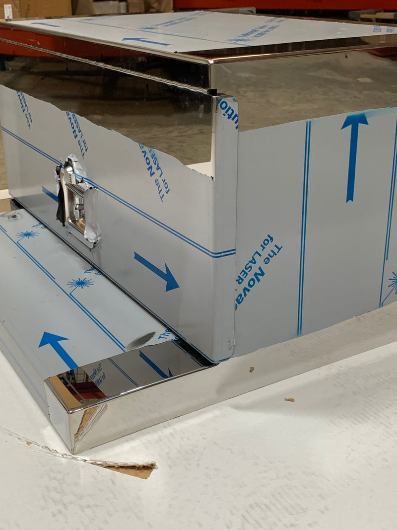 Peterbilt 379 31.5" stainless steel smooth light weight tool box - #304 grade