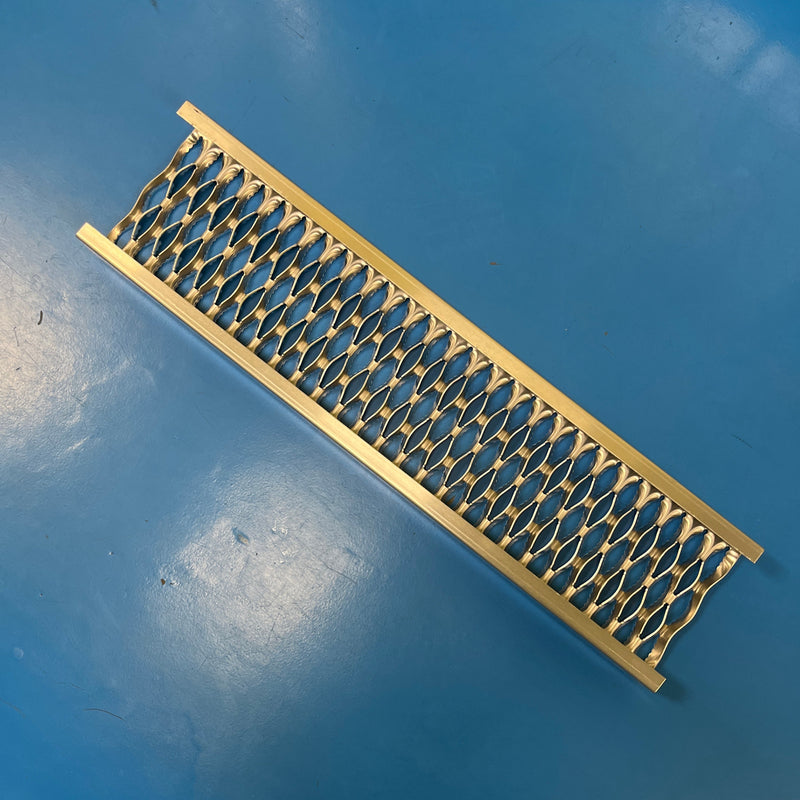 Peterbilt aluminum top step assembly for 31" battery box