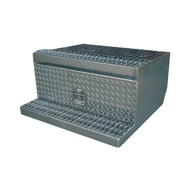 Peterbilt 31" diamond plate aluminum tool box w/perforated step