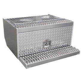 Peterbilt 31" diamond plate aluminum tool box w/perforated step