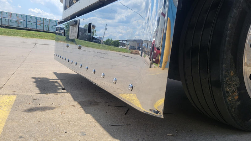 Peterbilt 389 premium 8 gauge chrome 18" rolled end bumper w/15 bullseye light holes