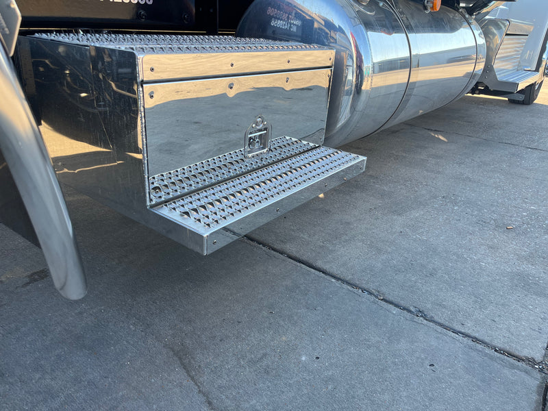 Peterbilt 379 stainless steel tool box cover w/cut out