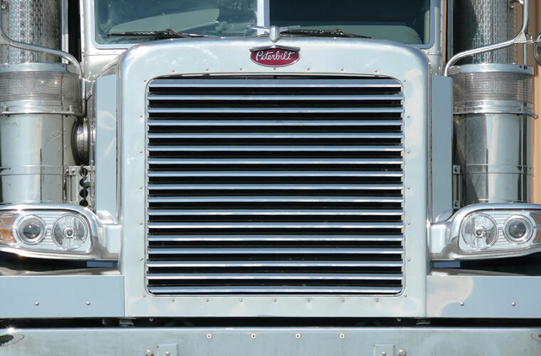 Peterbilt 388/389 stainless steel grill w/17 louvered horizontal bars