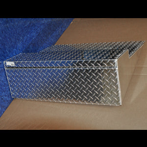Freightliner Classic aluminum diamond plate battery box lid