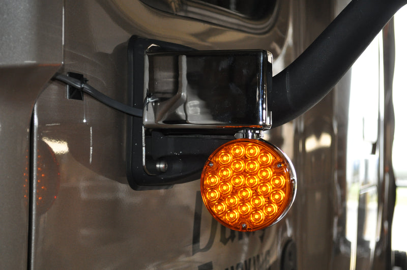 Freightliner Cascadia -2017 chrome pedestal light/CB antenna bracket