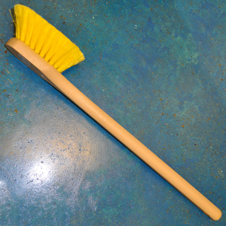 Fender scrub brush with 20" plastic handle