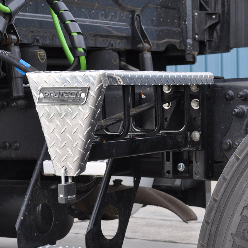 Chain hanger with removable aluminum diamond plate cover