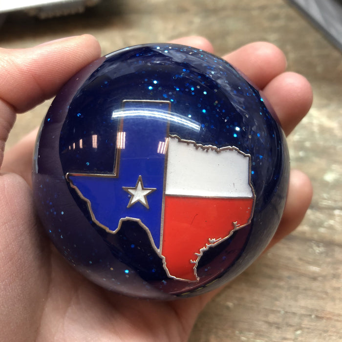 Texas flag embedded logo 2.25" diameter round gear shift knob