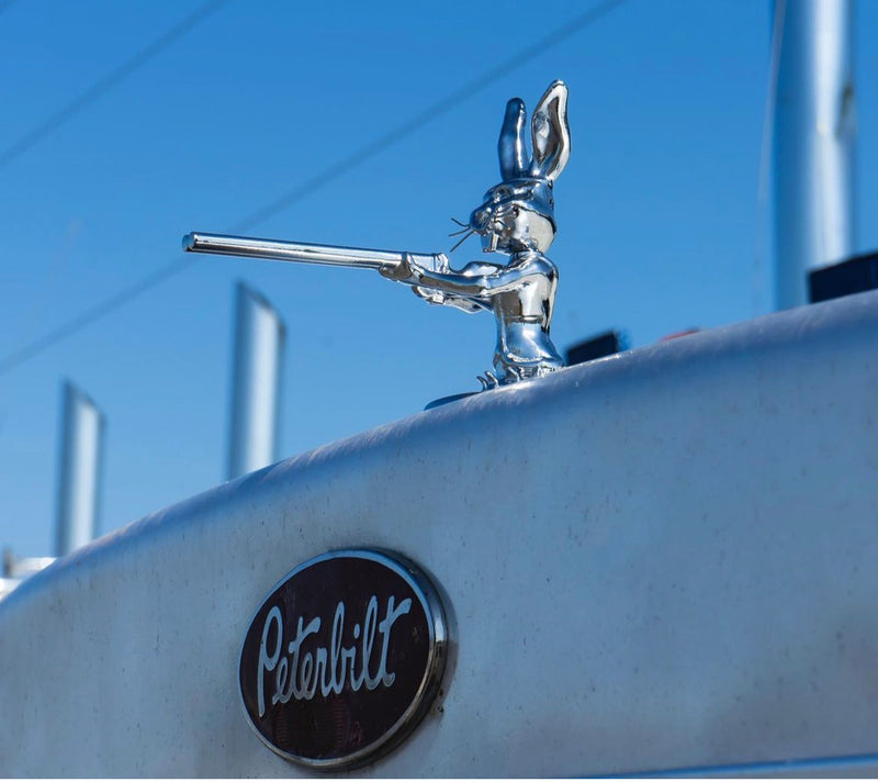 Chrome die cast shotgun bunny hood ornament