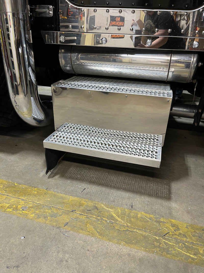 Peterbilt 379 stainless steel battery box cover without handle cutout - SINGLE