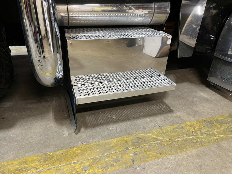 Peterbilt 379 stainless steel battery box cover without handle cutout - SINGLE