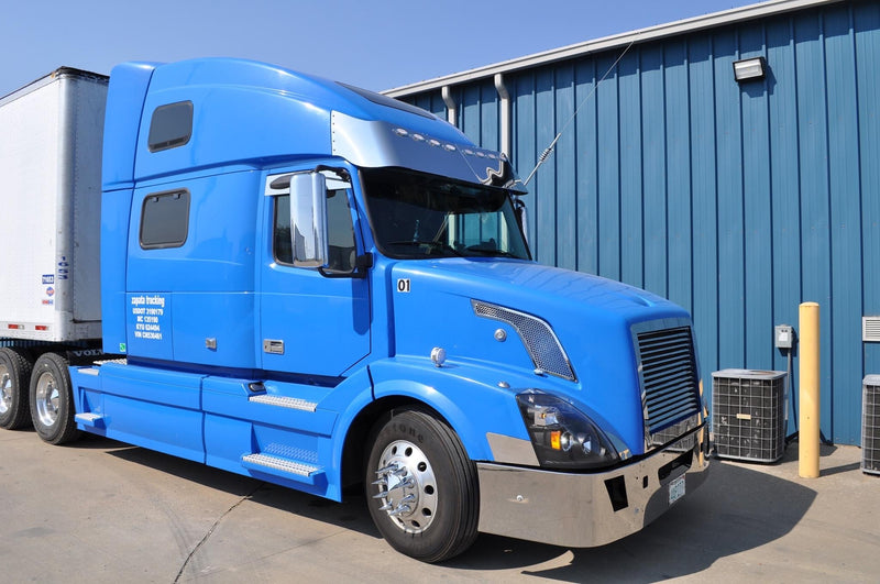 Volvo VNL 2004+ stainless steel louvered grill
