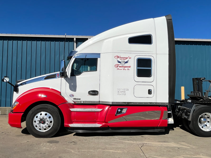 Kenworth T660/T680 curved fuel tank fairing trims - 2 pieces